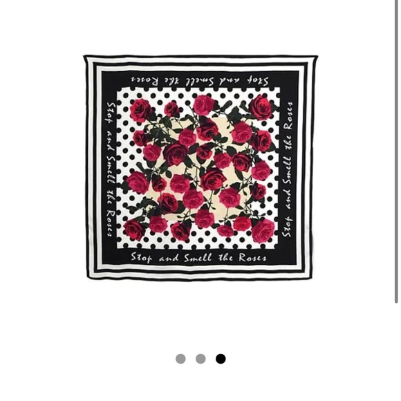 Clever carriage company  💯 silk scarf 46”x 46” nwot beautiful as a rose - Picture 15 of 15